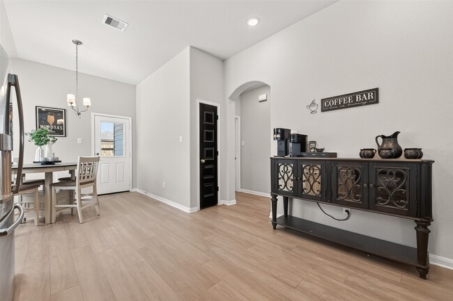 Building Photo - 8014 Barret Travis Ct