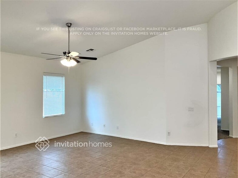 Building Photo - 2297 E Redwood Ct