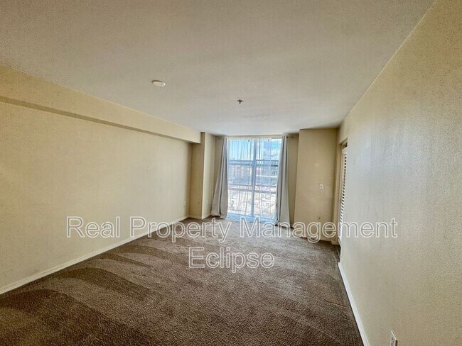 Building Photo - 118 107th Ave NE
