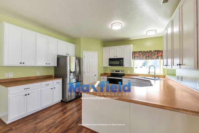 Building Photo - Lehi 4 BD 2.5 BA 2 GA - Fenced Yard
