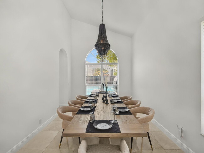 Building Photo - 6017 Newport Village Way