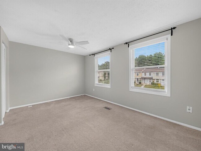 Building Photo - 7648 Fairbanks Ct