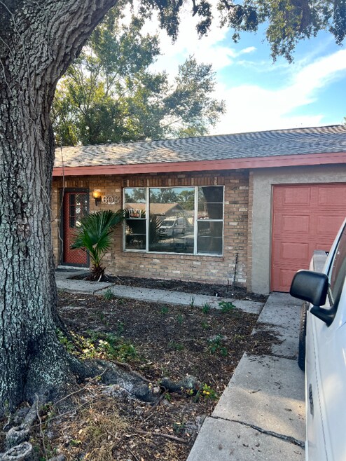 Building Photo - 608 60th Ave Dr W