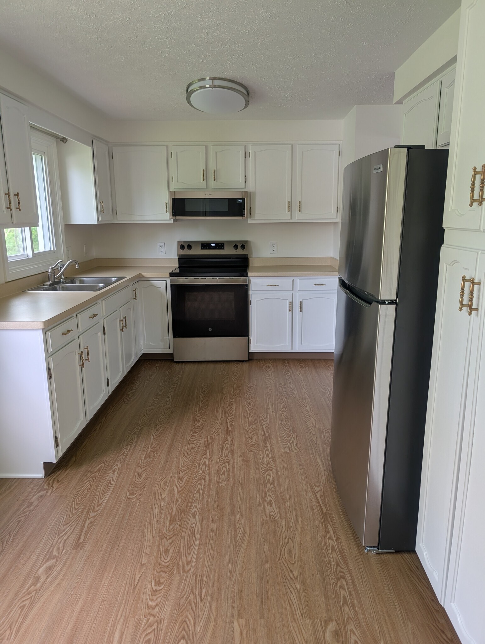 New appliances - 38 Ballard Ave