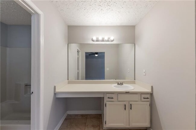 Building Photo - 776 Crestside Ct