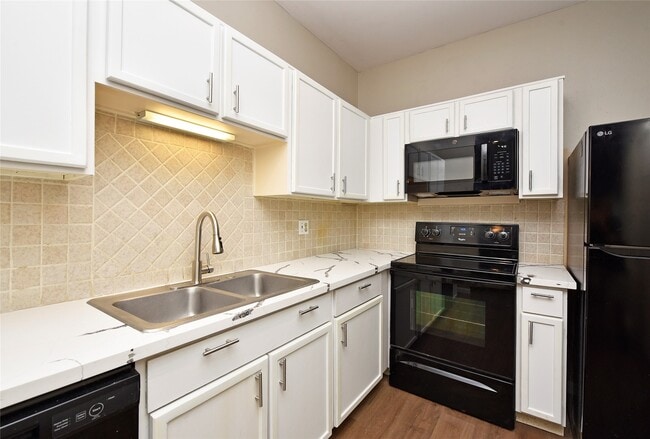 Building Photo - 2023 Gentryside Dr