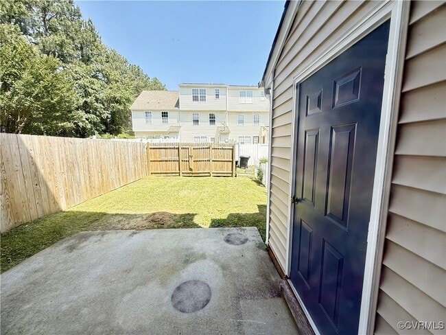 Building Photo - 2820 Goyne Loop