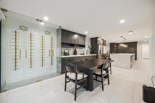 Building Photo - 203 Cove Creek Ln