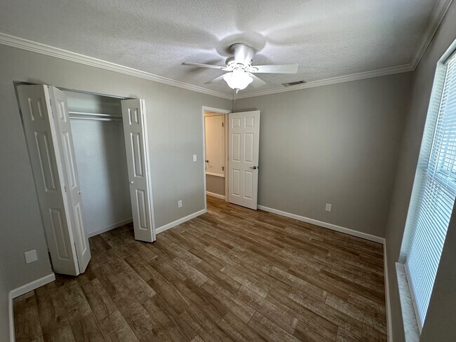 Building Photo - 2821 Nordman Ave