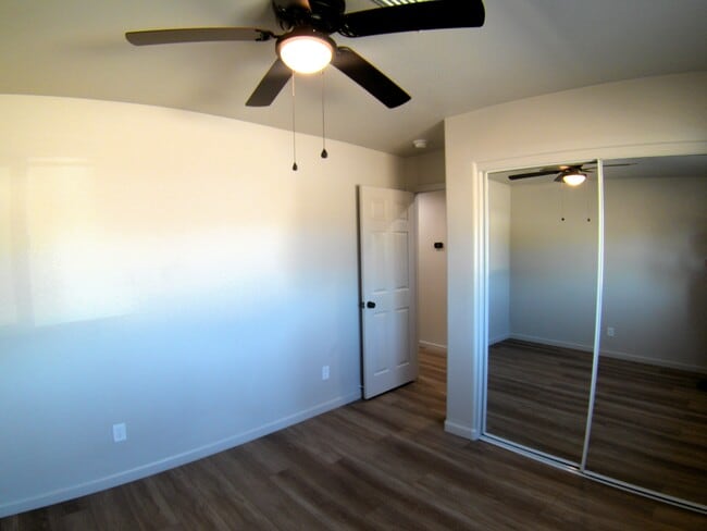 Building Photo - 9821 S Phoenix Dr