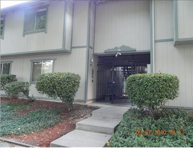 Building Photo - U Street Apartments