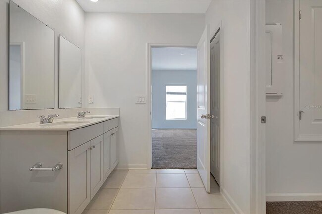 Building Photo - 668 Sand Pne Ln