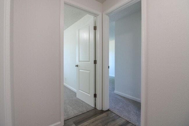 Building Photo - 1488 Warbler Dr SE