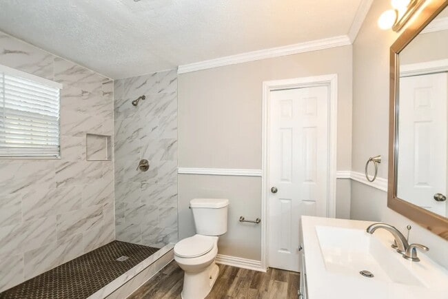 Building Photo - 1004 Richard Dr