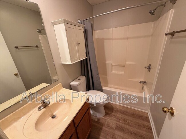 Building Photo - 1711 Herrin Dr