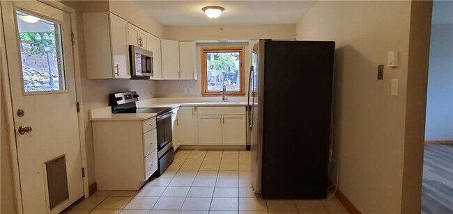 Building Photo - 419 Canyon Dr