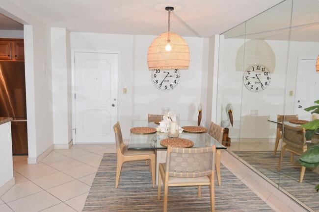 Building Photo - 305 N Pompano Beach Blvd