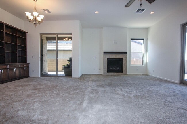 Building Photo - Two Bedroom Plus Den Home in Granite Dells Estates