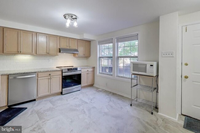 Building Photo - 8932 Barrowgate Ct