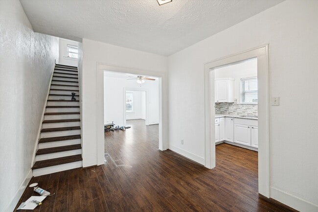 Building Photo - 2611 Isabella St