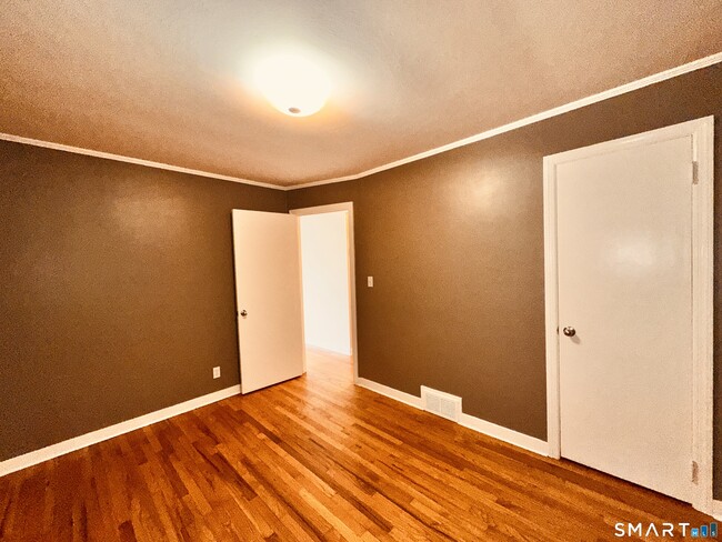 Building Photo - 33 Jepson Ln