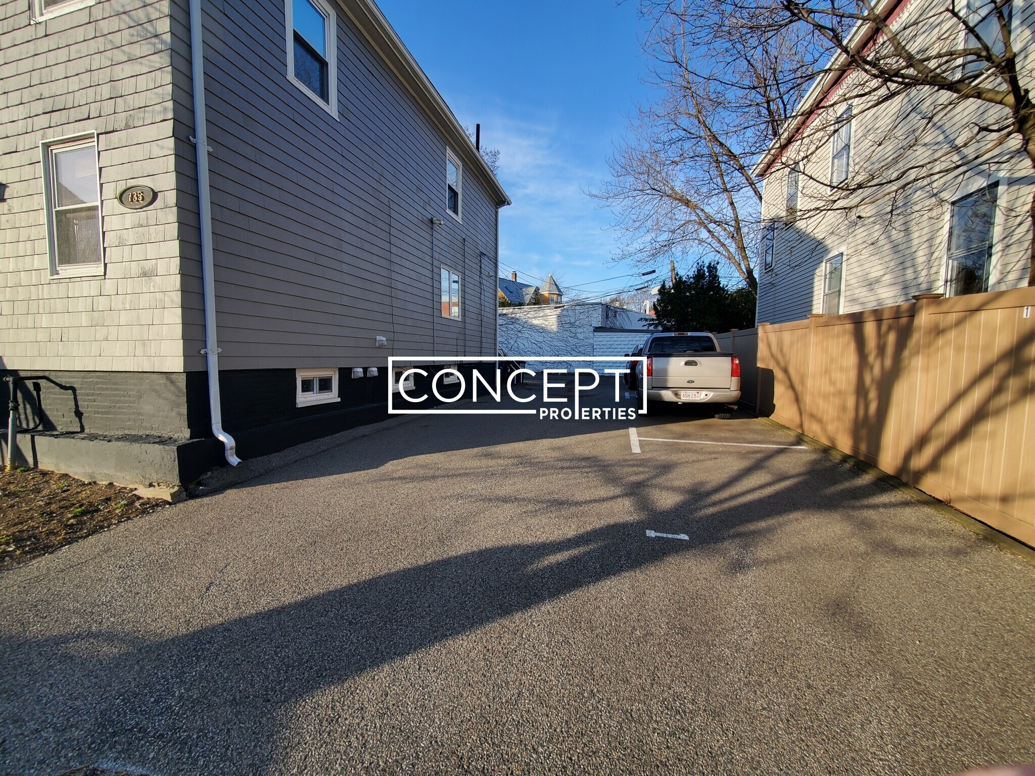 Building Photo - 735 Somerville Ave