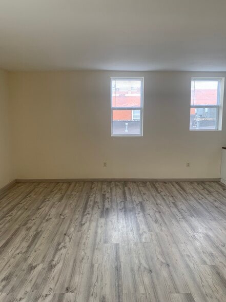 Building Photo - 464 Howe Ave