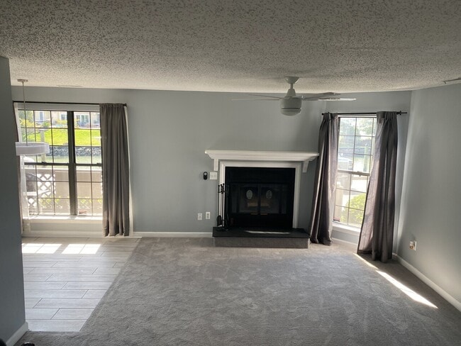 Building Photo - 423 Harbour Point