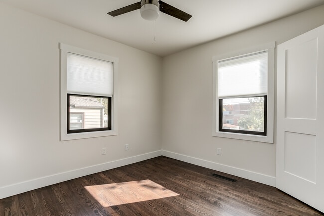 Building Photo - 4721 W 61st Terrace