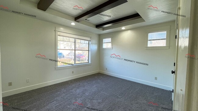 Building Photo - r223a