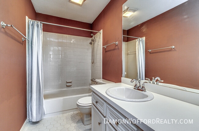 Building Photo - 1435 Roxbury Ct