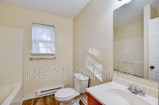 Building Photo - 409 Hunter St