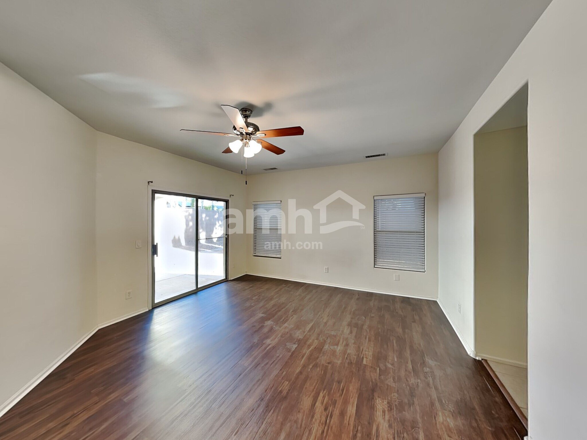 Building Photo - 10363 E Juanita Ave