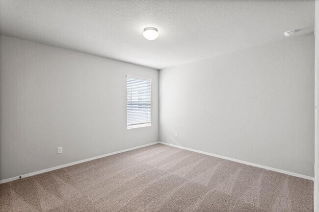 Building Photo - 2607 Totley Rd