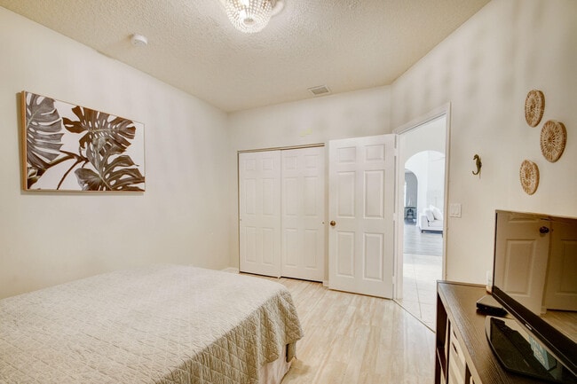 Building Photo - 13805 Folkestone Cir