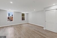 Building Photo - 256 S 11th St