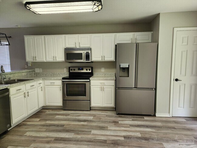Building Photo - 10475 Senegal Dr