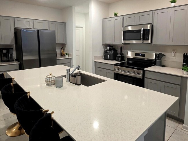 Building Photo - 235 Hayley St