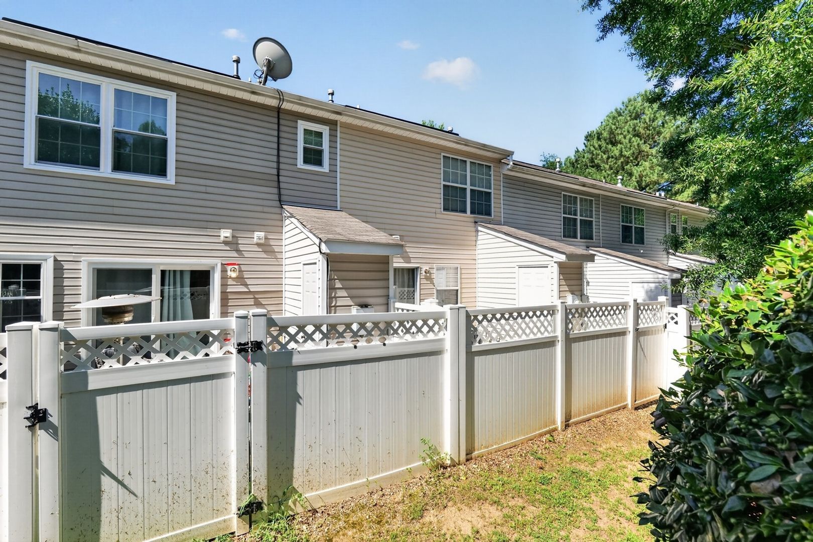 Building Photo - 204 Butler Pl
