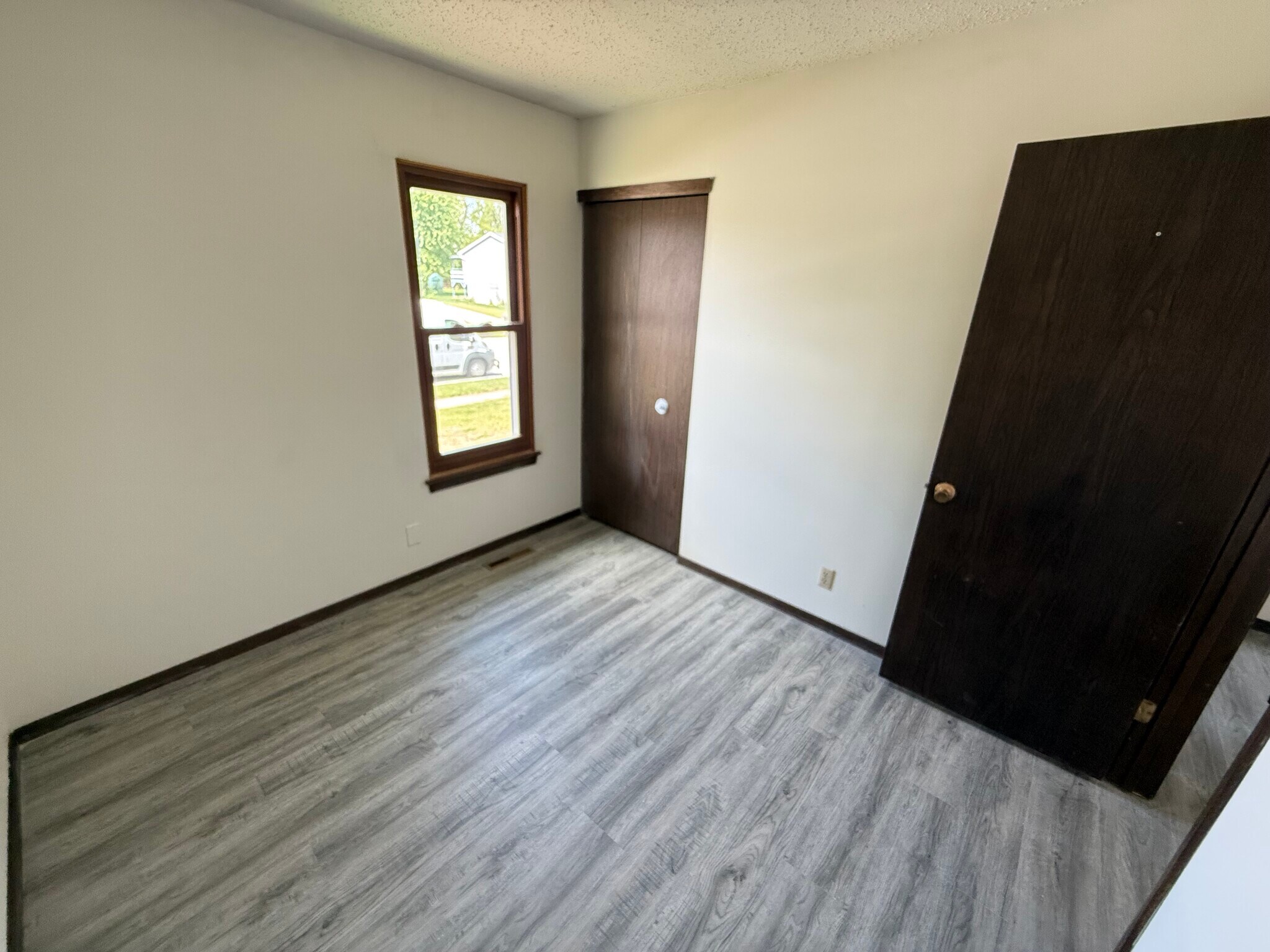 Building Photo - 1403 Emerald Dr