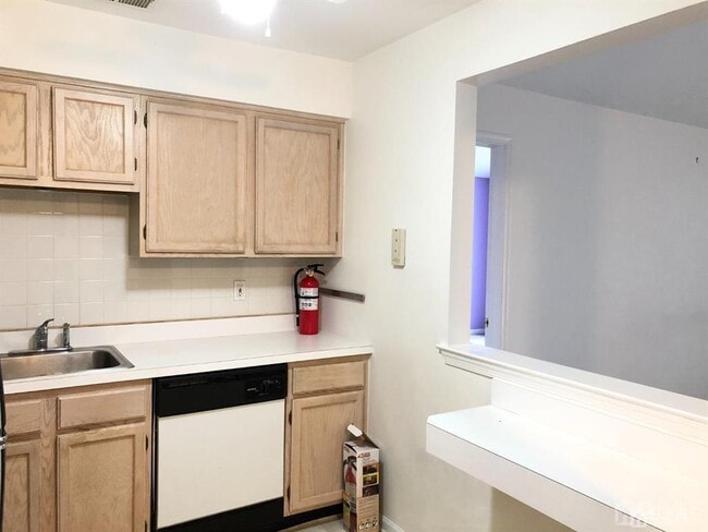 Building Photo - 936 Waterford Dr