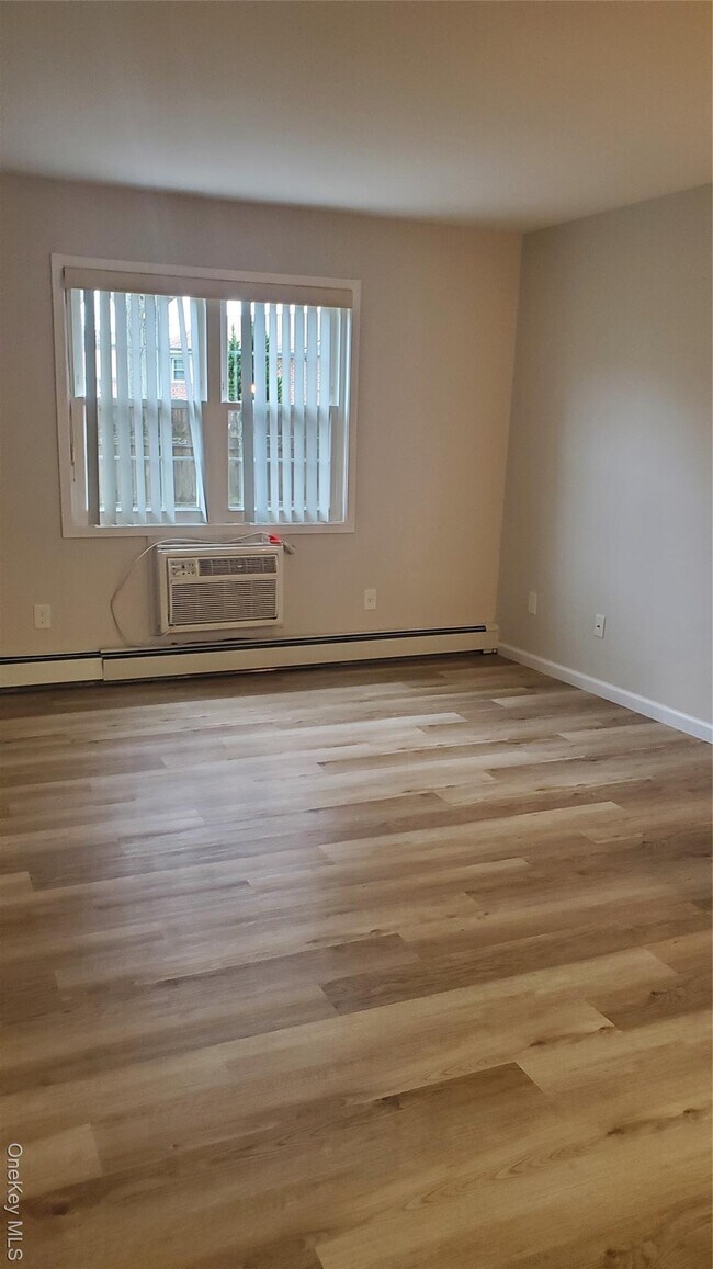 Building Photo - 460 Old Town Rd