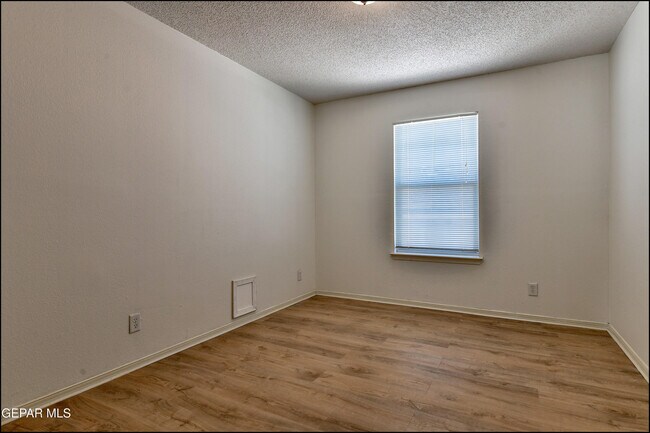 Building Photo - 253 Summerbrooke Ct