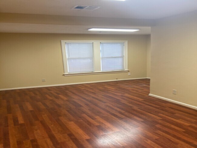 Building Photo - 4921 Maxie St