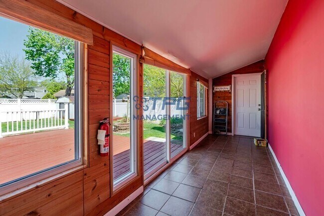 Building Photo - 8 Windsor Dr