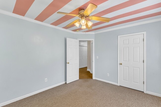 Building Photo - **Cute 3/2 Bungalow in Flaherty Farms**