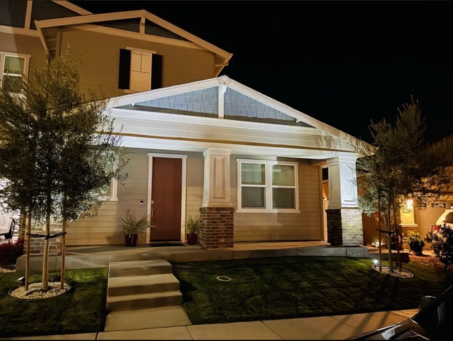 Building Photo - 2505 Luna Ave
