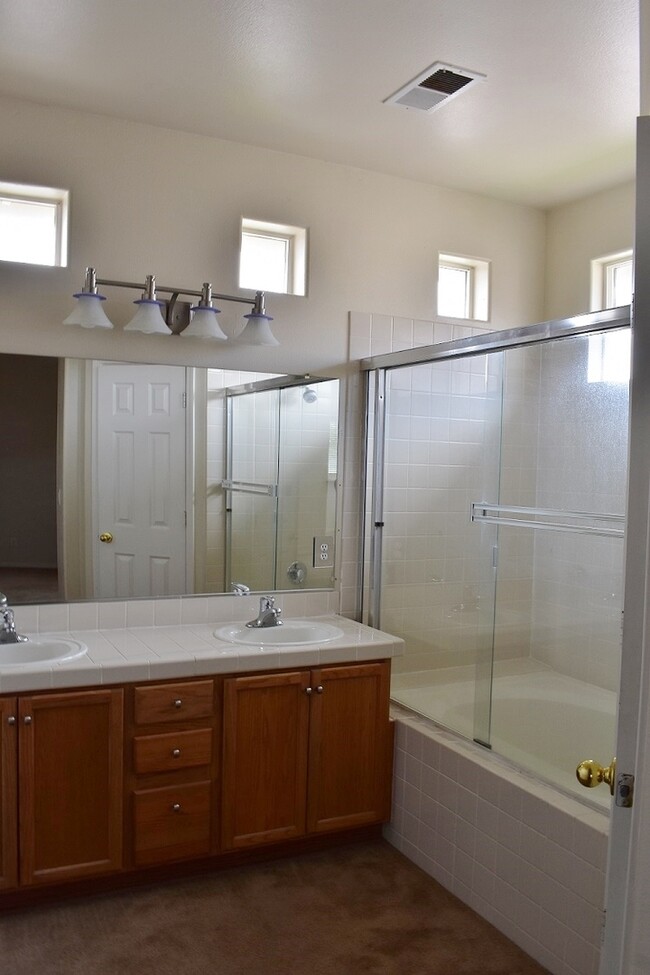 Building Photo - 3540 Heron's Cir