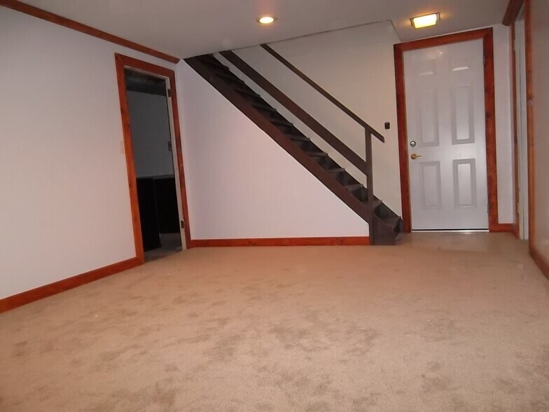 Building Photo - 2617 Bethel Crest Dr