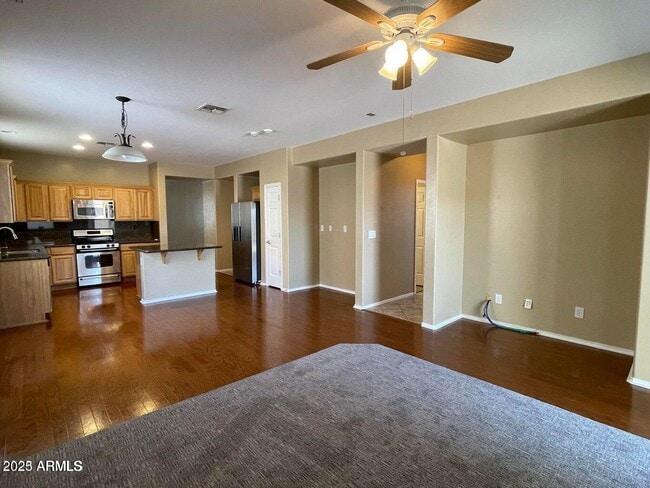 Building Photo - 38410 N Pagoda Ln